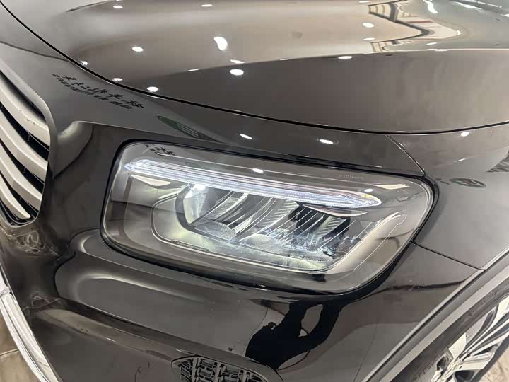 Фото 8 - Mercedes-Benz GLB-Class
