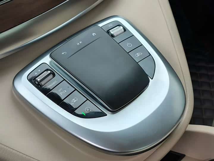 Фото 5 - Mercedes-Benz V-Class