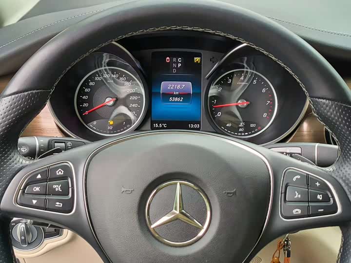 Фото 7 - Mercedes-Benz V-Class