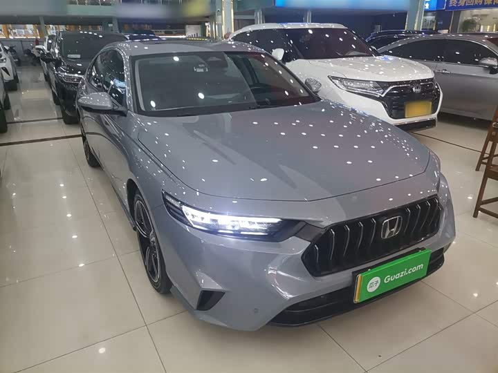 Фото 4 - Honda Inspire