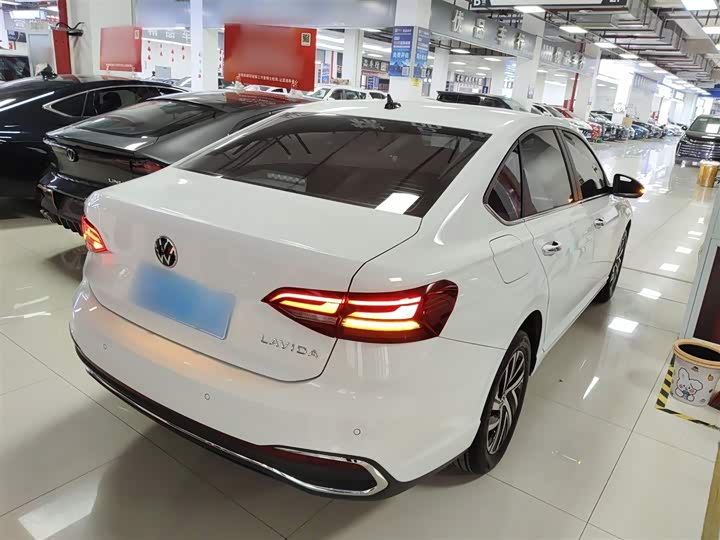 Фото 7 - Volkswagen Lavida