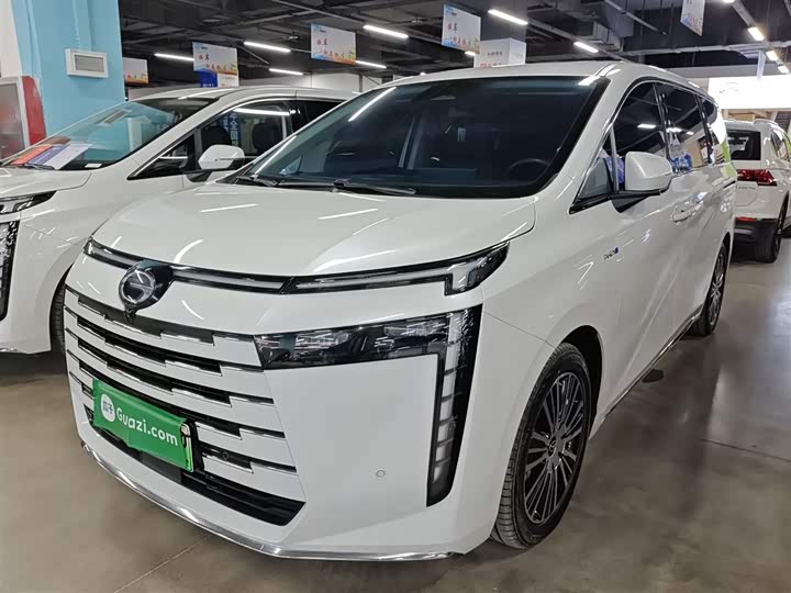 Фото 2 - GAC Trumpchi E8