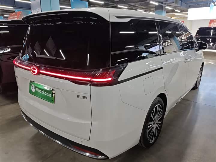 Фото 7 - GAC Trumpchi E8