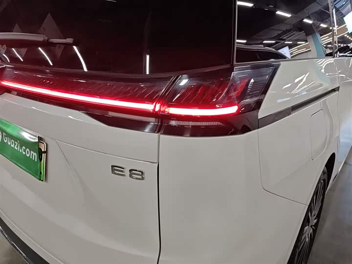 Фото 8 - GAC Trumpchi E8