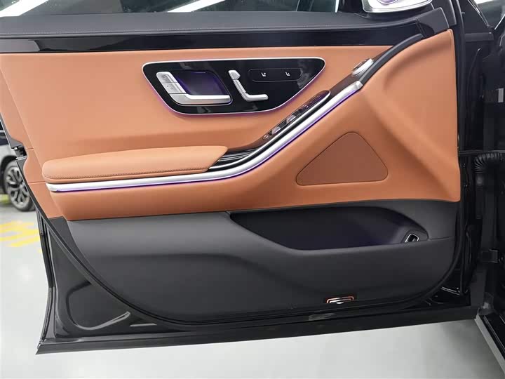 Фото 9 - Mercedes-Benz S-Class