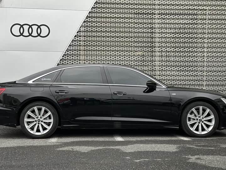 Фото 3 - Audi A6L