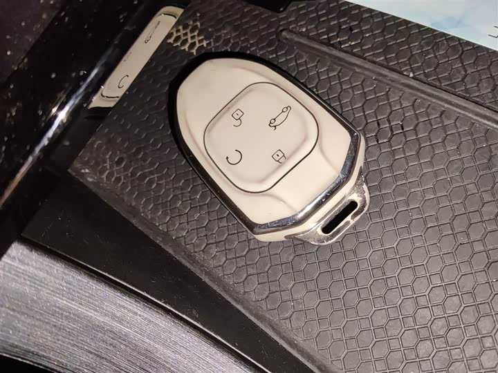 Фото 9 - GAC Trumpchi GS8