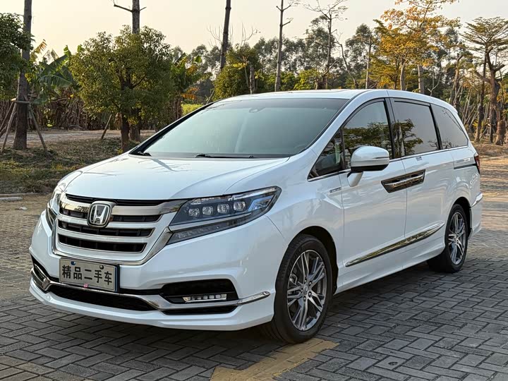 Фото 1 - Honda Elysion