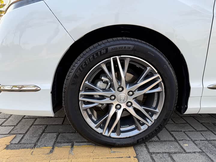 Фото 6 - Honda Elysion