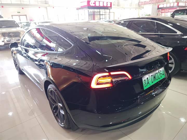 Фото 5 - Tesla Model 3