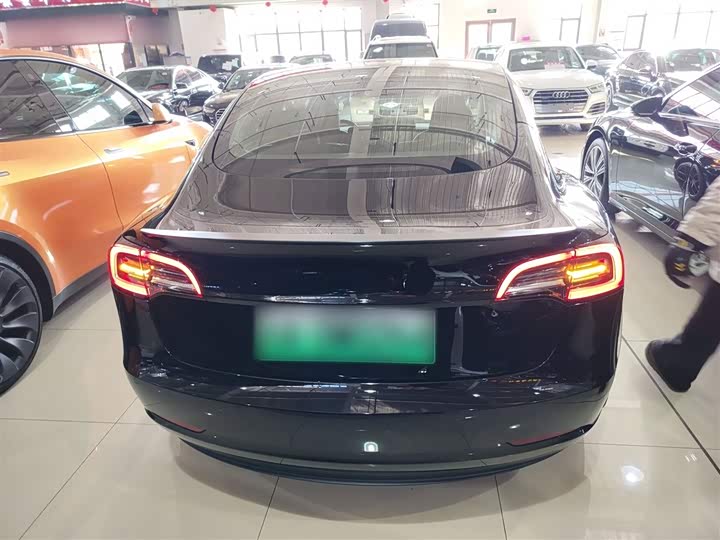 Фото 6 - Tesla Model 3