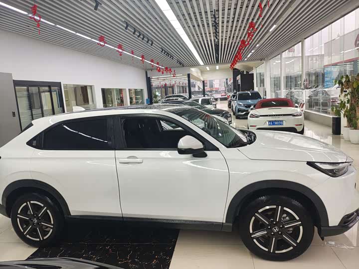 Фото 3 - Honda Vezel