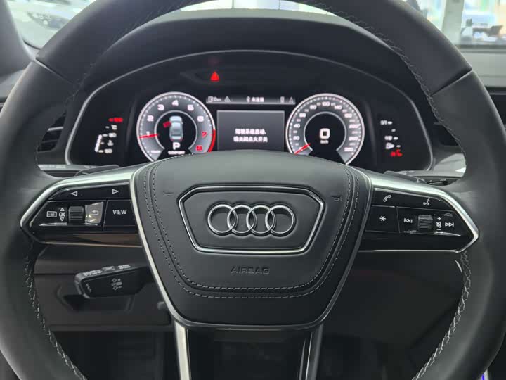 Фото 9 - Audi A6L