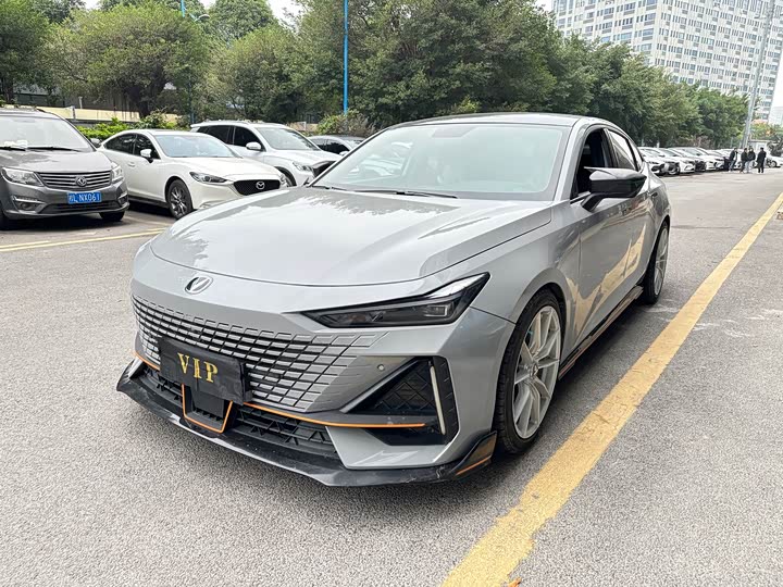 Фото 1 - Changan UNI-V