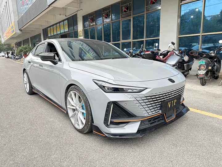 Фото 3 - Changan UNI-V