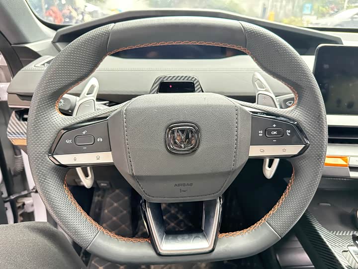 Фото 7 - Changan UNI-V