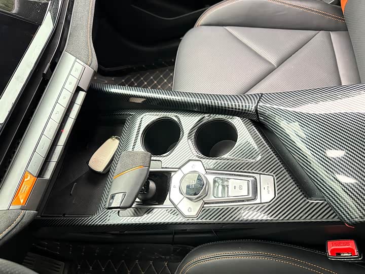 Фото 9 - Changan UNI-V