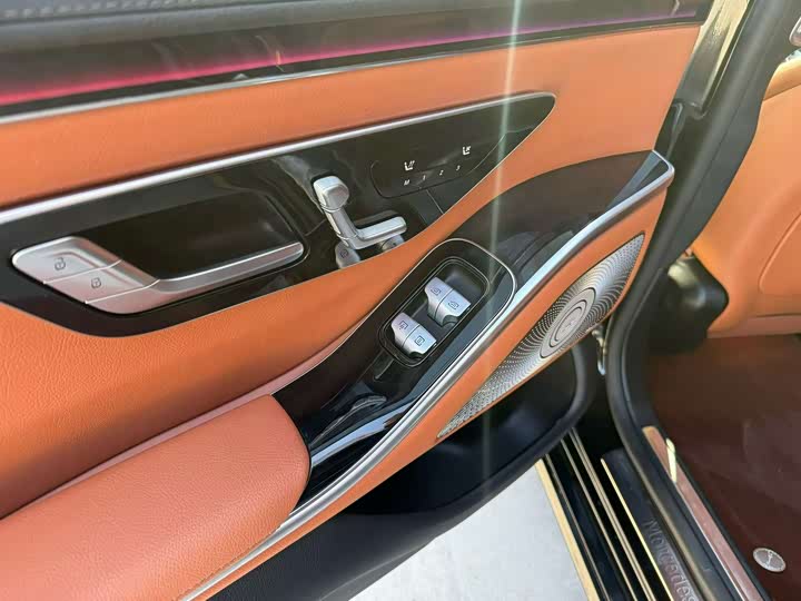 Фото 5 - Mercedes-Benz S-Class