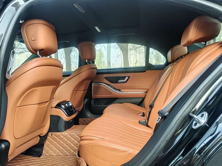 Фото 9 - Mercedes-Benz S-Class