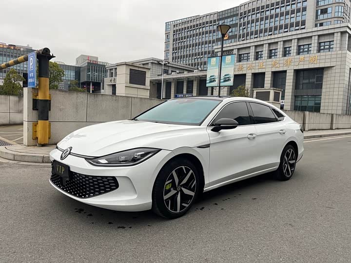 Фото 1 - Volkswagen Lamando L