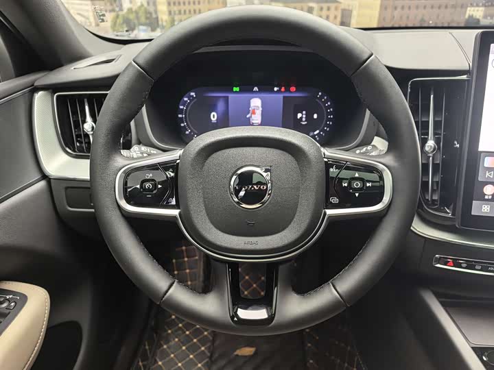Фото 6 - Volvo XC60