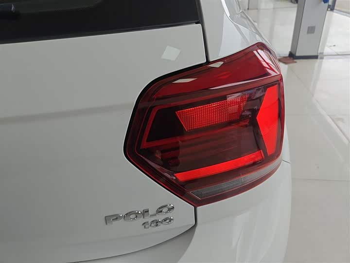 Фото 8 - Volkswagen Polo