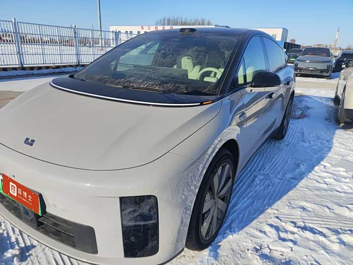 Фото 1 - LiXiang i6