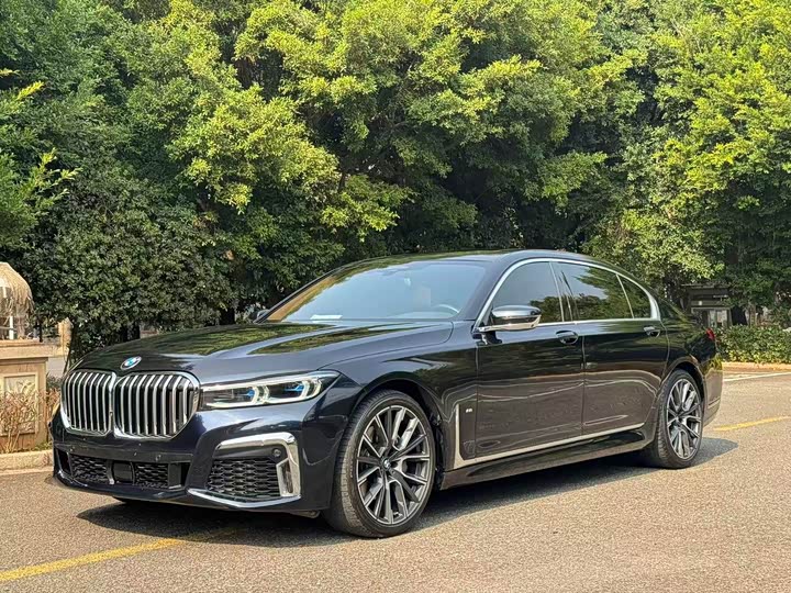 Фото 3 - BMW 7 Series