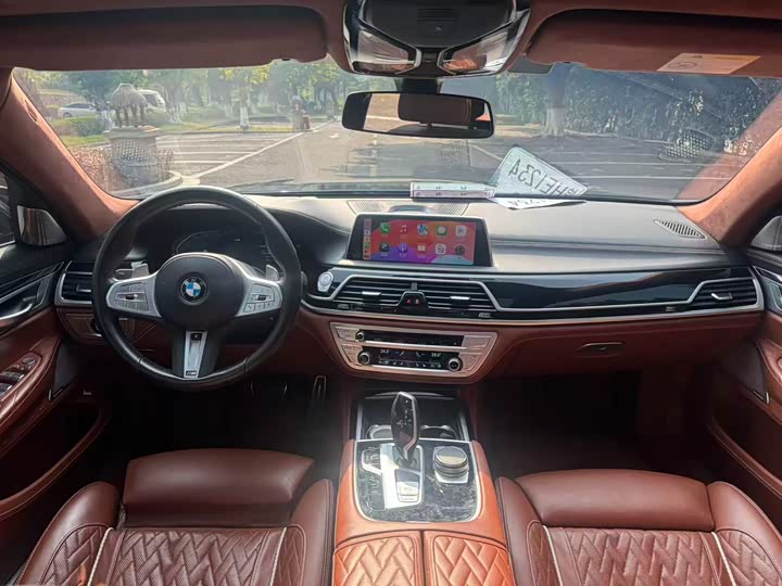 Фото 5 - BMW 7 Series