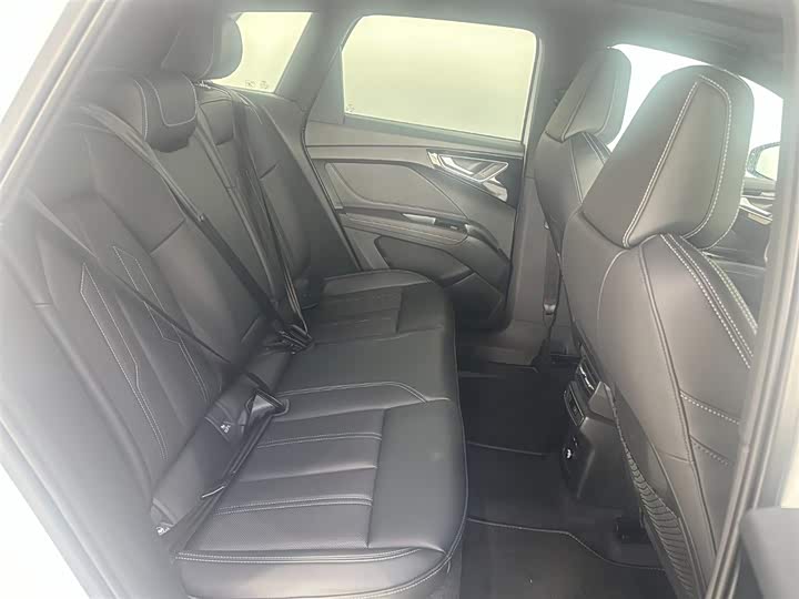 Фото 7 - Audi Q4 e-tron