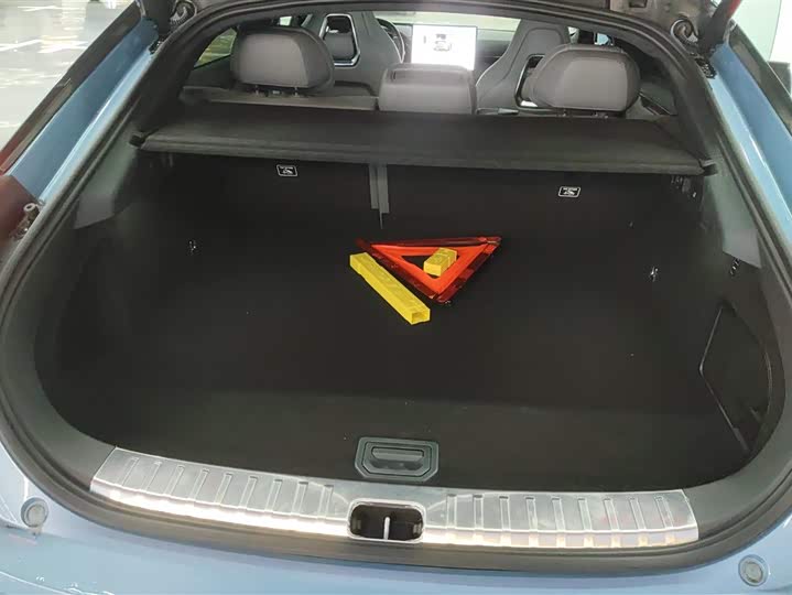 Фото 4 - Zeekr 001