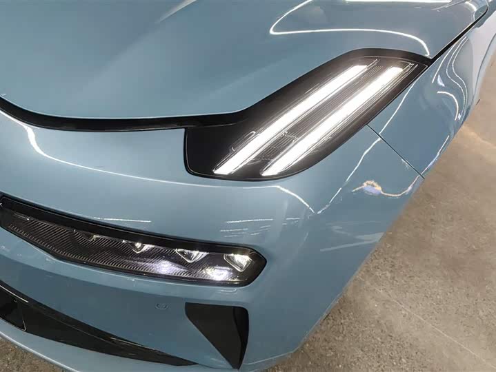 Фото 5 - Zeekr 001