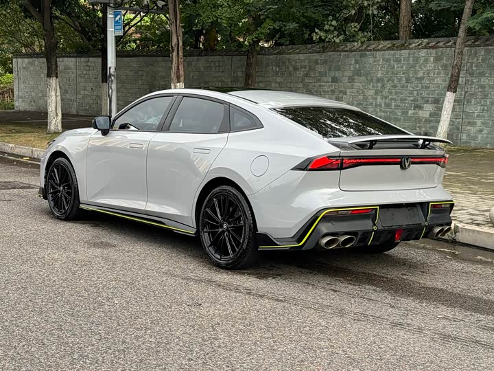 Фото 3 - Changan UNI-V