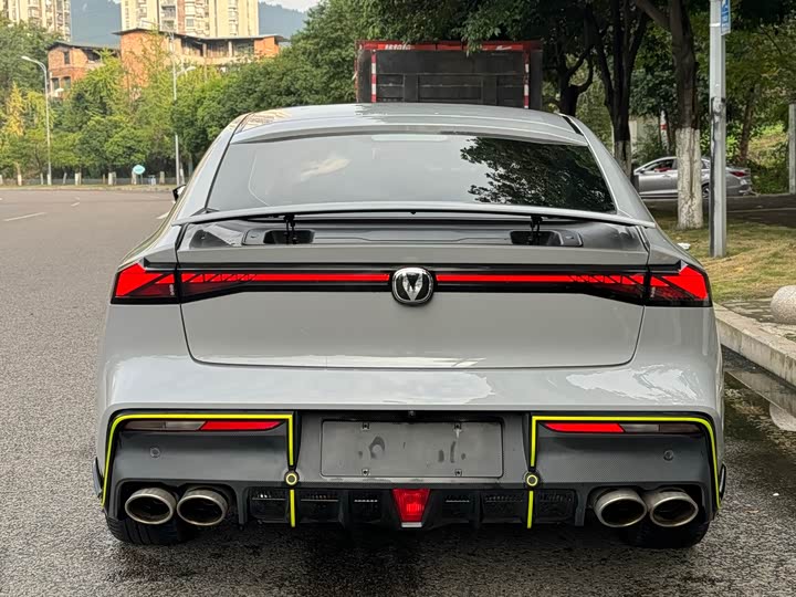 Фото 4 - Changan UNI-V