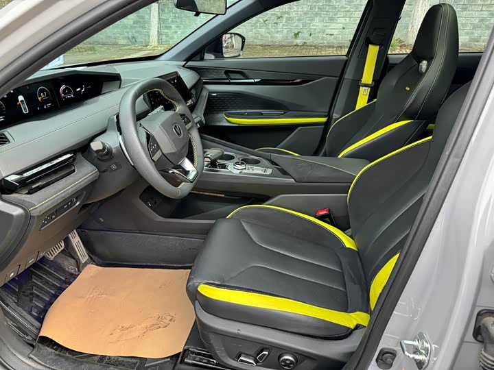 Фото 5 - Changan UNI-V