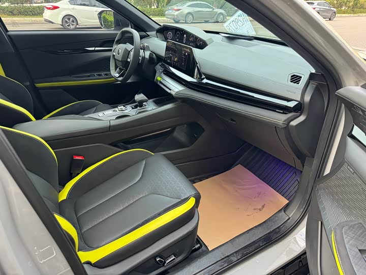 Фото 6 - Changan UNI-V