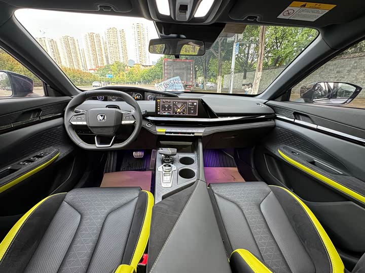 Фото 8 - Changan UNI-V