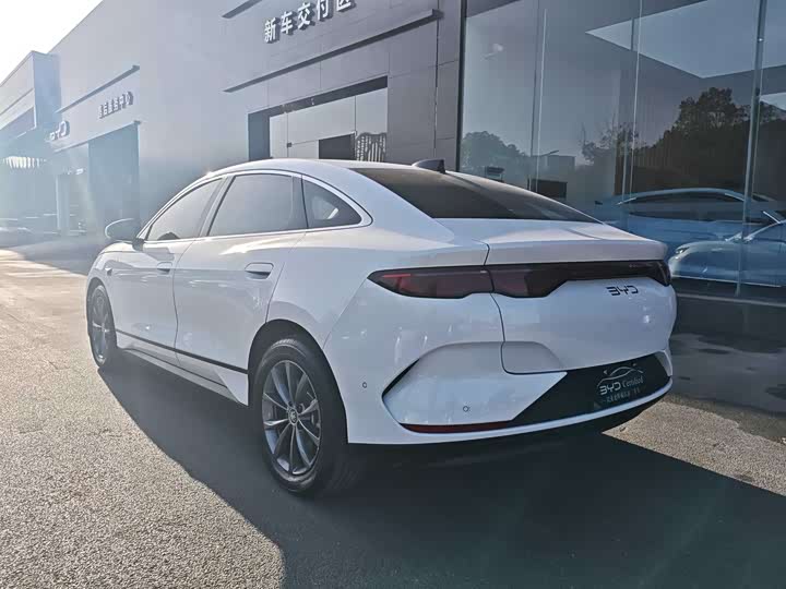 Фото 7 - BYD Qin L