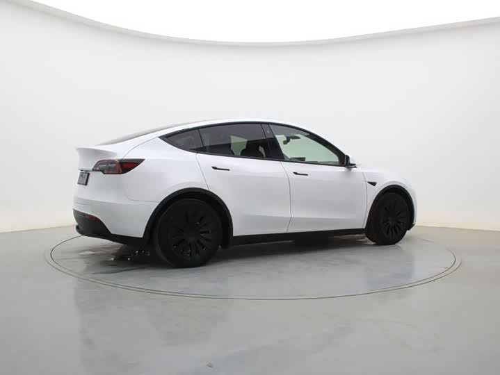 Фото 4 - Tesla Model Y