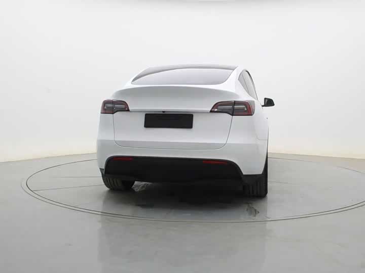Фото 6 - Tesla Model Y
