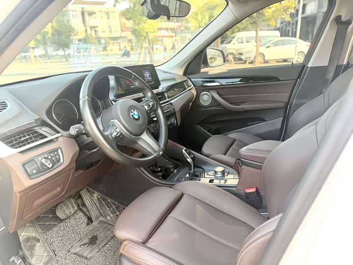 Фото 9 - BMW X1