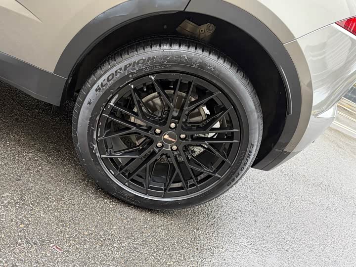 Фото 4 - Jaguar E-Pace