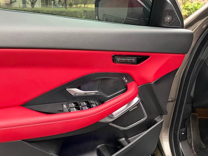 Фото 7 - Jaguar E-Pace