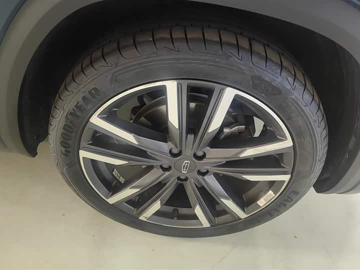 Фото 6 - Geely Monjaro