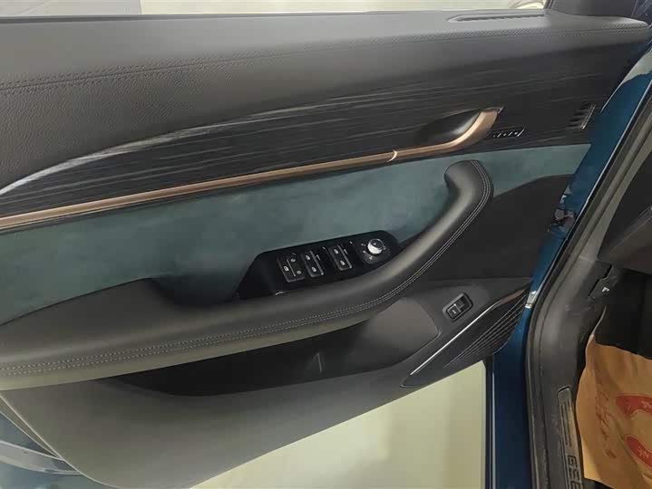 Фото 7 - Geely Monjaro