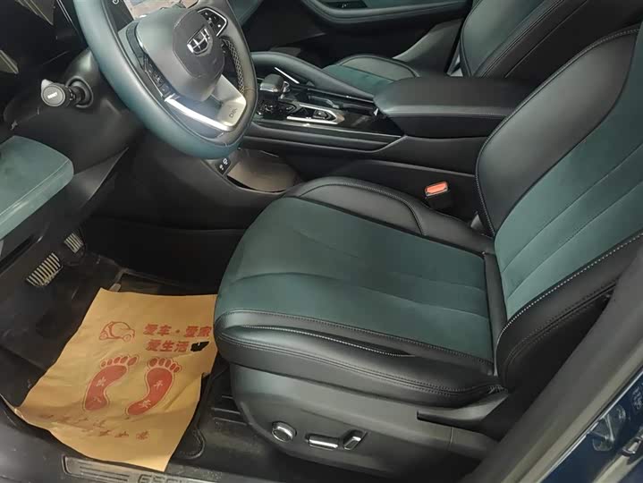 Фото 9 - Geely Monjaro