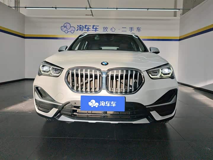 Фото 2 - BMW X1