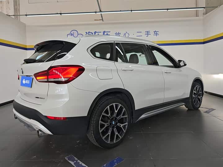 Фото 3 - BMW X1