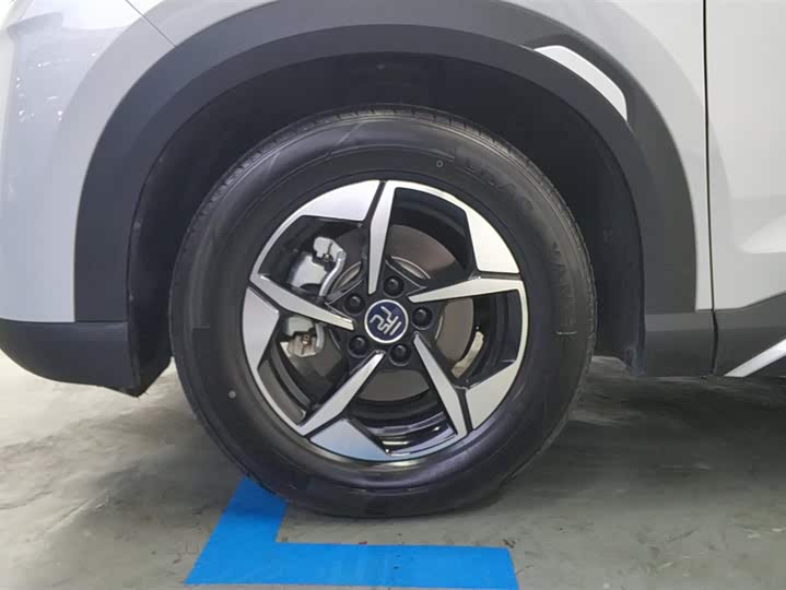 Фото 6 - BYD Yuan Up