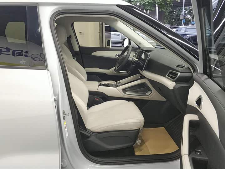 Фото 8 - BYD Yuan Up